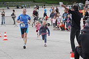 Zieleinlauf Jedermannlauf und Elite (©Foto.Martin Schmitz)